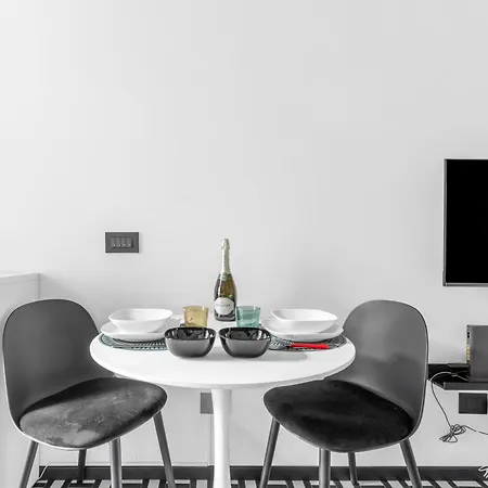 Cre12 -loreto - Duomo- Design - Elegant - Modern Daire Milano